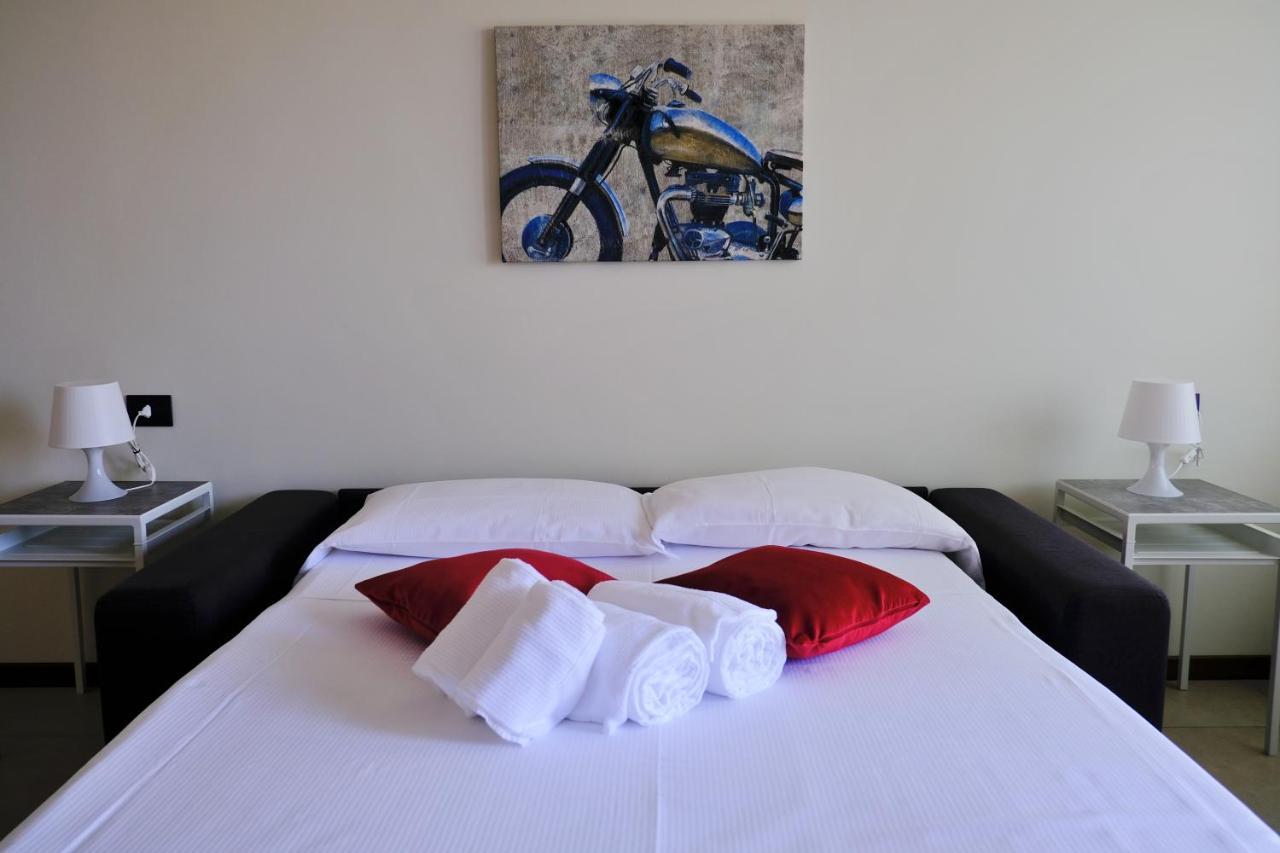 Best Way Rent - Elegante Loft Con Terrazzo Milano Esterno foto
