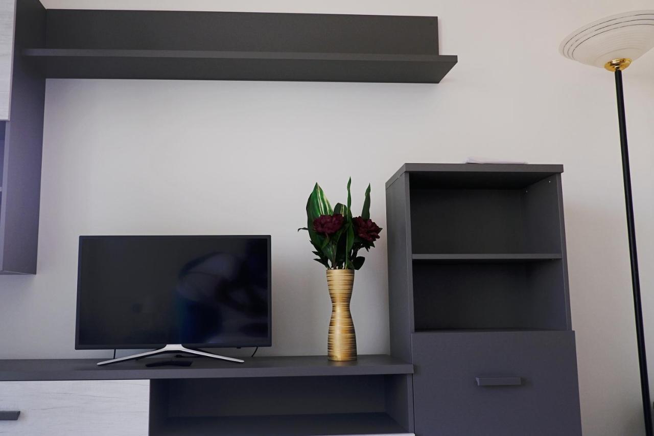 Best Way Rent - Elegante Loft Con Terrazzo Milano Esterno foto