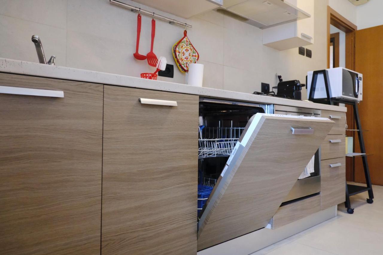 Best Way Rent - Elegante Loft Con Terrazzo Milano Esterno foto
